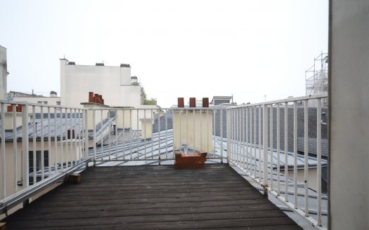 Vendu par nos soins PLACE DES ABBESSES