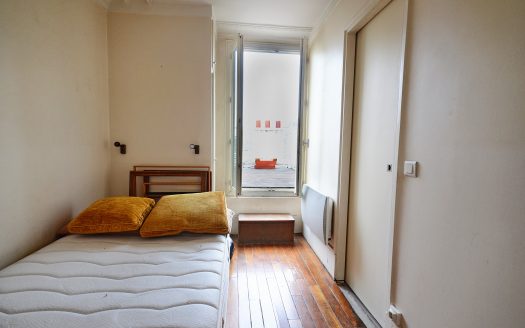 Vendu par nos soins PLACE DES ABBESSES