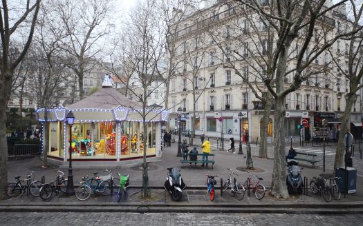 Vendu par nos soins PLACE DES ABBESSES