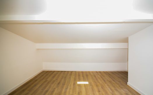 2 PIECES duplex A LOUER BRIE COMTE ROBERT